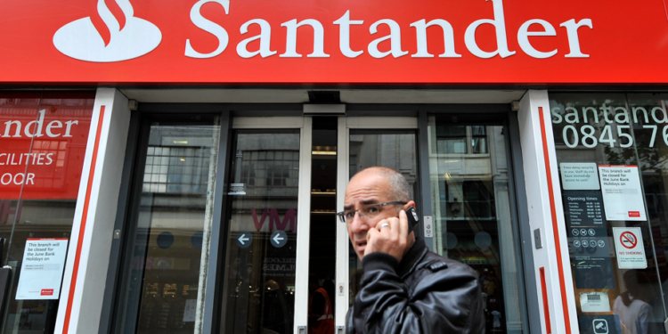 Source: ANDY RAIN, EPA | 動區動趨-最具影響力的區塊鏈新聞媒體 圍剿幣安+1》西班牙桑坦德銀行「禁英國客戶向Binance付款」;波蘭警告 : 不受監管