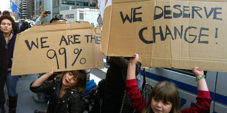 貧富差距擴大！Fed 公布 Q2 中產階級財富占比創歷史新低，加密貨幣是轉機？