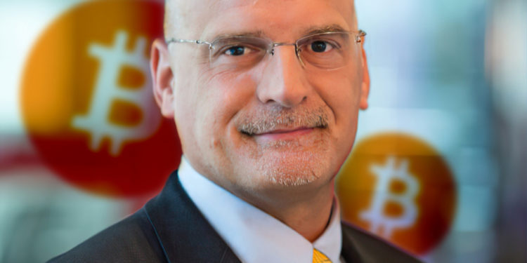 mike | 動區動趨-最具影響力的區塊鏈新聞媒體 比特幣5天反彈18%,彭博首席分析師:比特幣站穩支撐,或重啟漲勢到6萬美元