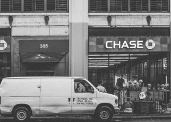 - Source : TheStreet.com -