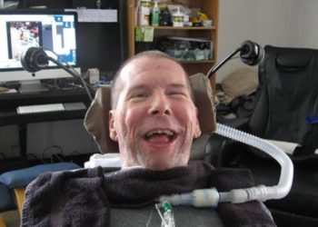 彭博欽點的中本聰｜不當霍金，漸凍人工程師選擇「冷凍肉身、前往未來」