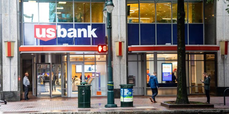 CLT Ribbon Cutting-3602 | 動區動趨-最具影響力的區塊鏈新聞媒體 全美第五大銀行|U.S. Bank 推出機構加密貨幣託管服務,合作 NYDIG