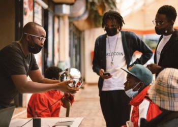 Worldcoin想做什麼？YC前總裁Sam Altman的新項目，掃描虹膜就免費拿幣