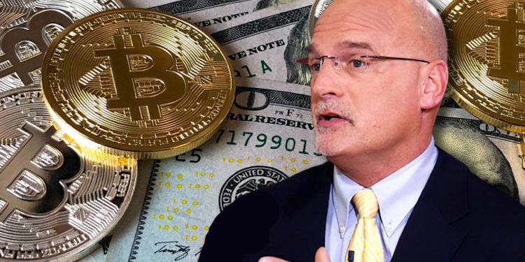 彭博分析師：通膨明年轉通縮，將助比特幣達 10萬美元、黃金 2,000 美元