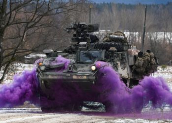 俄烏衝突、拜登增派3,000美軍進駐東歐！美股下挫後收漲、比特幣跌破3.7萬鎂