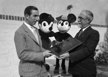 迪士尼、無聊猿，與 IP帝國的崛起》Yuga Labs與他的首席藝術家Seneca