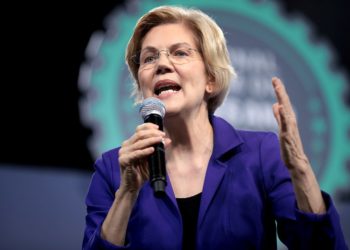 Sen. Elizabeth Warren, D-Mass., co-author of a letter on sanctions evasion sent to the Department of the Treasury (Photo: Gage Skidmore via Flickr/cc)