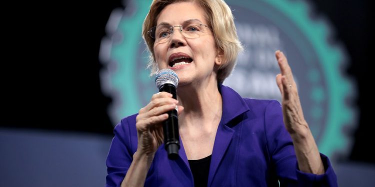 Sen. Elizabeth Warren, D-Mass., co-author of a letter on sanctions evasion sent to the Department of the Treasury (Photo: Gage Skidmore via Flickr/cc)