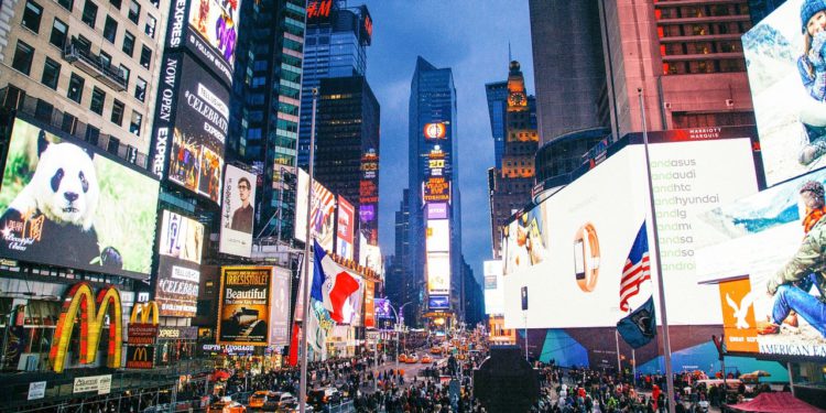 意外萎縮！美首季GDP衰減1.4%，從1984年來最佳表現反轉；美股反收高 比特幣觸4萬鎂