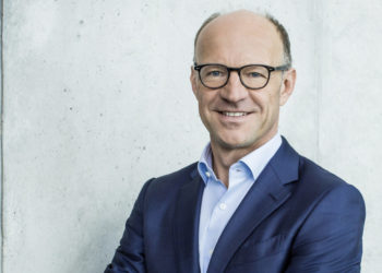 福斯汽車CFO警告：結構性晶片供應問題持續，半導體短缺恐至2024年