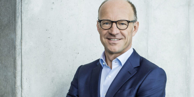 福斯汽車CFO警告：結構性晶片供應問題持續，半導體短缺恐至2024年