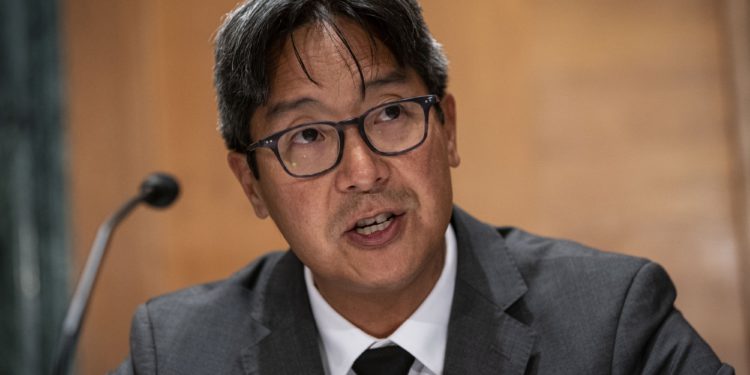 Michael Hsu 220428 | 動區動趨-最具影響力的區塊鏈新聞媒體 美國 OCC 代理署長:穩定幣不是「可互操作的」,該制定共享標準