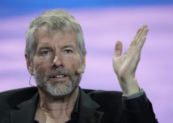 比特幣守住3萬鎂｜MicroStrategy 執行長：BTC跌破 3562 美元才會改用其他抵押品