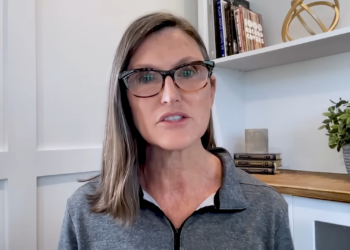 女股神｜ Cathie Wood 喊話：加密貨幣熊市可能已接近尾聲