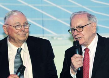 巴菲特：比特幣不是一種「生產性資產」25 美元賣我也不買；向 Fed 鮑爾致敬