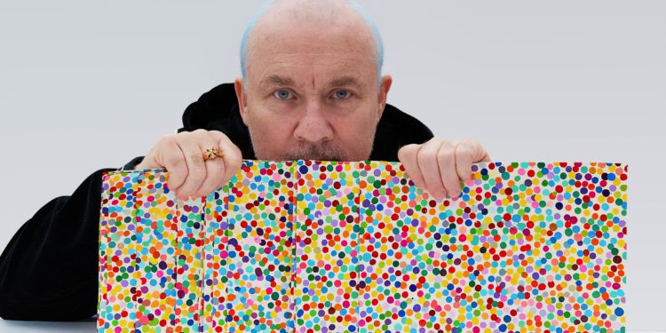 留下 NFT 就燒掉實體畫！Damien Hirst 的萬枚 NFT 將焚毀 4,851 幅畫作