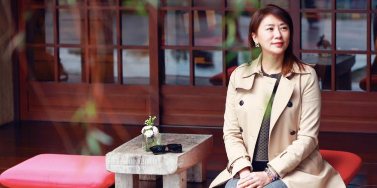 藝人連靜雯遭「虛擬老公」騙418萬，23歲人頭帳戶提供者：只願賠1/5