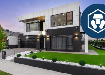 Crypto.com誤將100鎂「退成1050萬美元」！7個月後告女子挪用買豪宅