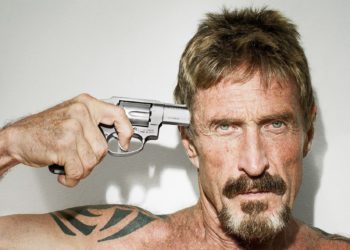 詐死？防毒軟體之父 McAfee 前女友聲稱：「他沒自殺，正潛藏在美國！」