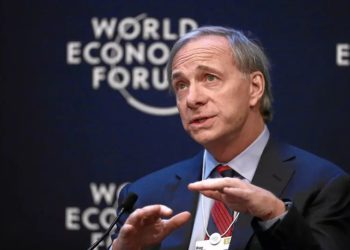 橋水 Ray Dalio 談通膨：Fed大升息資產價格將有「兩負面影響」，市場將跌約20%