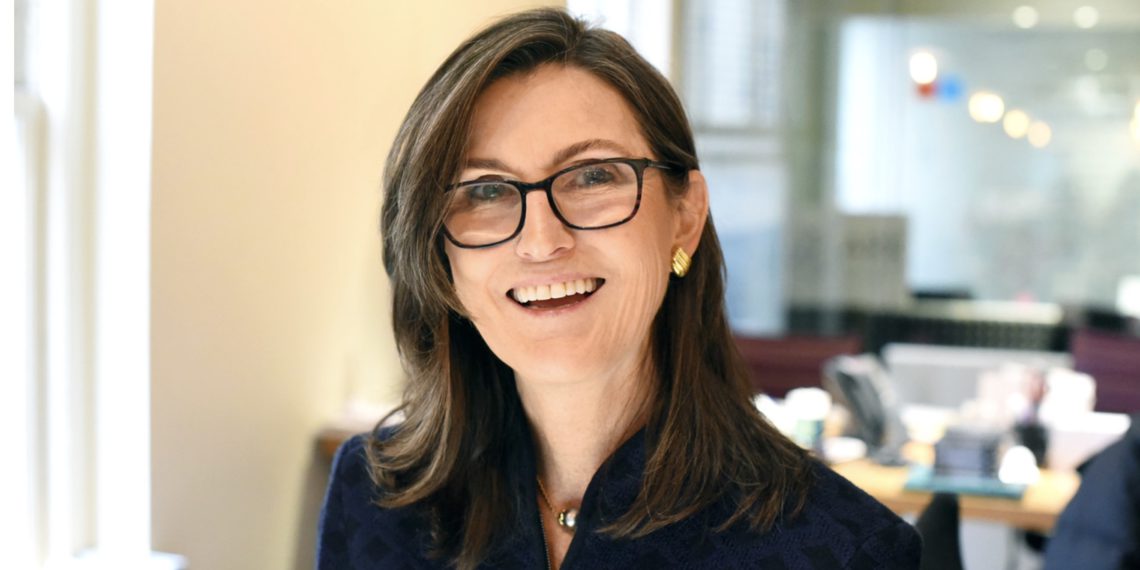 女股神 ”看漲特斯拉 比特幣”！推出方舟創投基金Ark VC，門檻僅500鎂