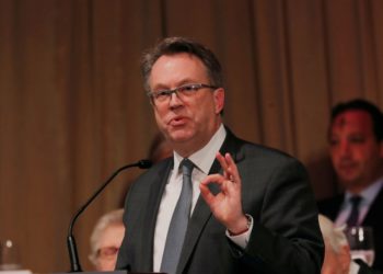 美股全面反彈、比特幣漲回19500；Fed官員：快速升息對市場非常有益