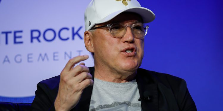 比特幣1.7萬鎂下方震盪；HIVE 主席警告：未來將有更多對沖基金、礦企破產