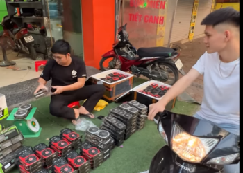 熊市奇觀》顯卡秤重按斤賣！街頭驚現礦工擺攤叫賣，滿地RTX 2060、3070乏人問津