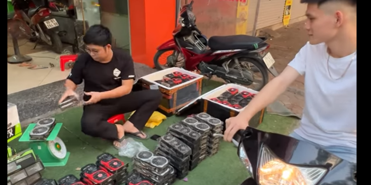 熊市奇觀》顯卡秤重按斤賣！街頭驚現礦工擺攤叫賣，滿地RTX 2060、3070乏人問津