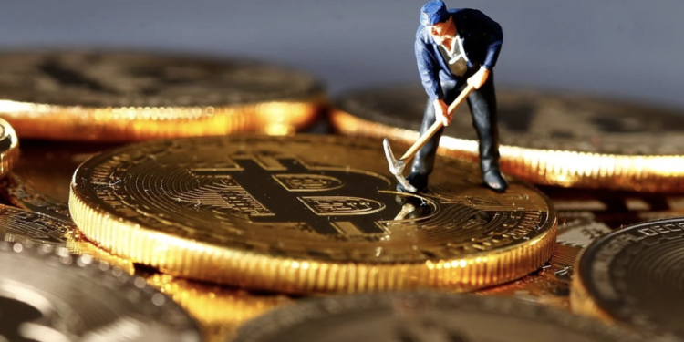 拋售、挖礦停機潮！礦工賣BTC數遠超挖出、比特幣難度估將大降