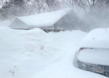 比特幣挖礦算力「暴降30%」！美暴風雪導致供電緊張，礦企限電讓路暖氣