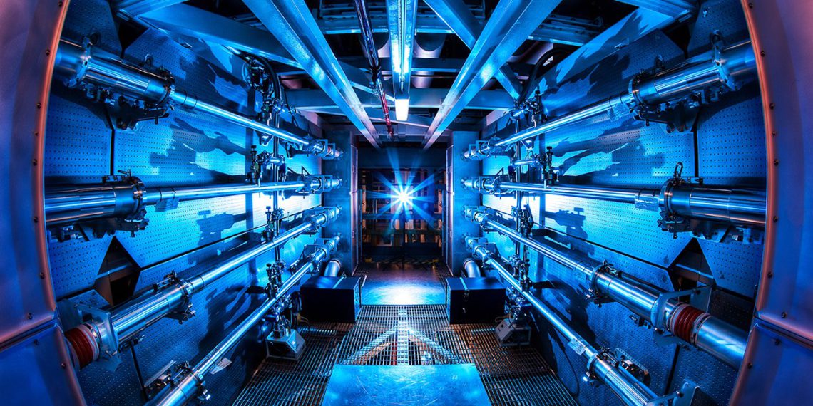 超 1 億度人造太陽！美核融合首實現「能量淨增長」，發電商轉再推一步