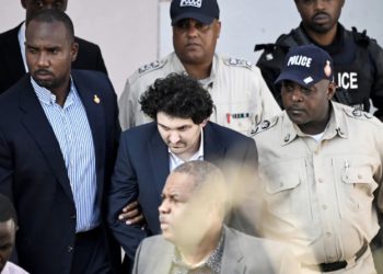 SBF 已簽署引渡美國文件！高管：FTX仍有「超10億美元」現金