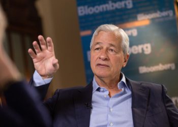 比特幣衝上1.75萬鎂；摩根大通CEO再砲：加密貨幣是去中心化龐氏騙局