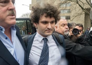 SBF拒絕認罪！首次出庭否認詐欺、洗錢…審判訂於10月2日