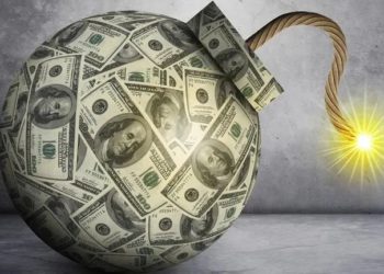 分析師警告：美國銀行業週一將面臨「更大的提款潮」！轉存大銀行是陷阱