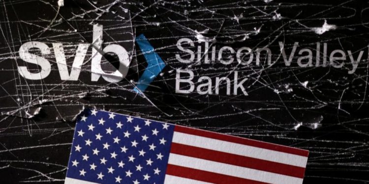 SVB 230318 | 動區動趨-最具影響力的區塊鏈新聞媒體 金融海嘯前兆》美國銀行存款一週「流失544億鎂」!190家銀行處SVB類似風險中