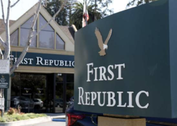 第一共和銀行再暴跌47％！摩根大通帶頭制定「新援助計畫」避免擠兌、倒閉