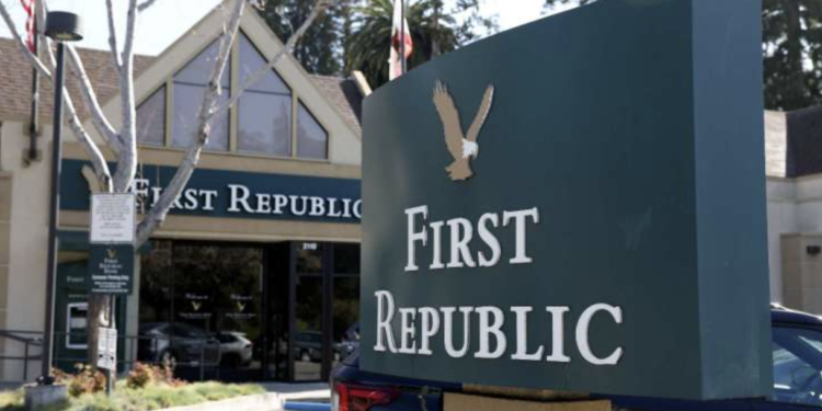 第一共和銀行再暴跌47％！摩根大通帶頭制定「新援助計畫」避免擠兌、倒閉