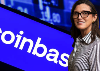 女股神高點脫手！方舟9個月來首賣Coinbase股票，套現1350萬美元