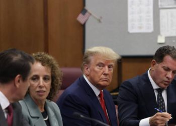 川普被正式拘捕！出庭面對34重罪大喊「無罪」；NFT交易量暴增217％