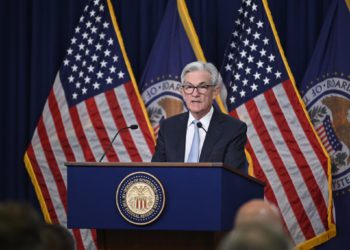 Fed警告「700多家銀行  資產負債表大量浮虧」! 美國銀行 : 6月或暫停加息