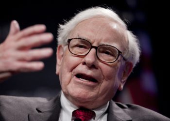 巴菲特喊話「銀行危機」: 存款絕對安全！美元仍是儲備貨幣，但未來未必如此