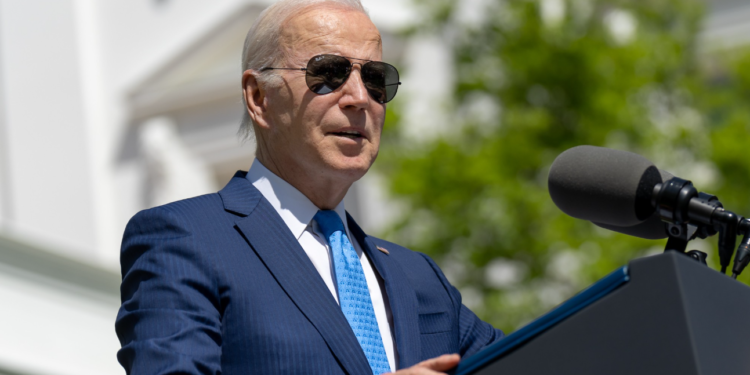 美國兩黨談判債務上限陷僵局；拜登：不排除引憲法第14修正案廢除