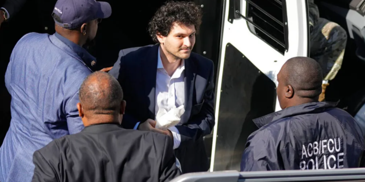 | 動區動趨-最具影響力的區塊鏈新聞媒體 FTX起訴SBF》高層需吐回股票、美國會議員政治獻金也須繳回