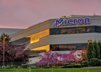 美光晶片戰延燒》美國議員要求封殺中國長鑫；蘋果、博通簽署數十億鎂5G供應協議