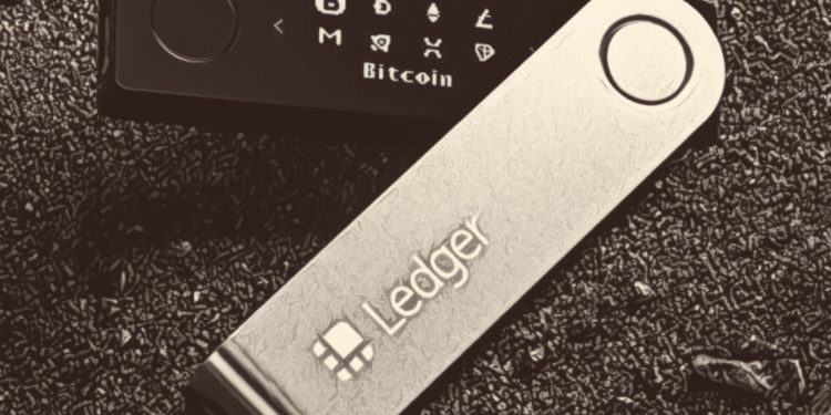 Ledger 副總回應：安全晶片不會開源！社群喊改買 Trezor