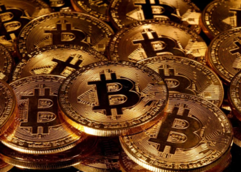 比特幣「網路塞爆」創紀錄！48.5萬筆交易待處理、BTC手續費日破1100萬鎂