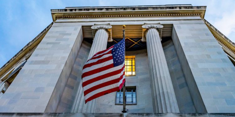 恨洗錢！美國司法部放話「強勢監管」交易所、DeFi