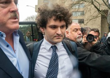 SBF：美國政府刻意追殺我！要求法官「駁回指控」拒不認罪